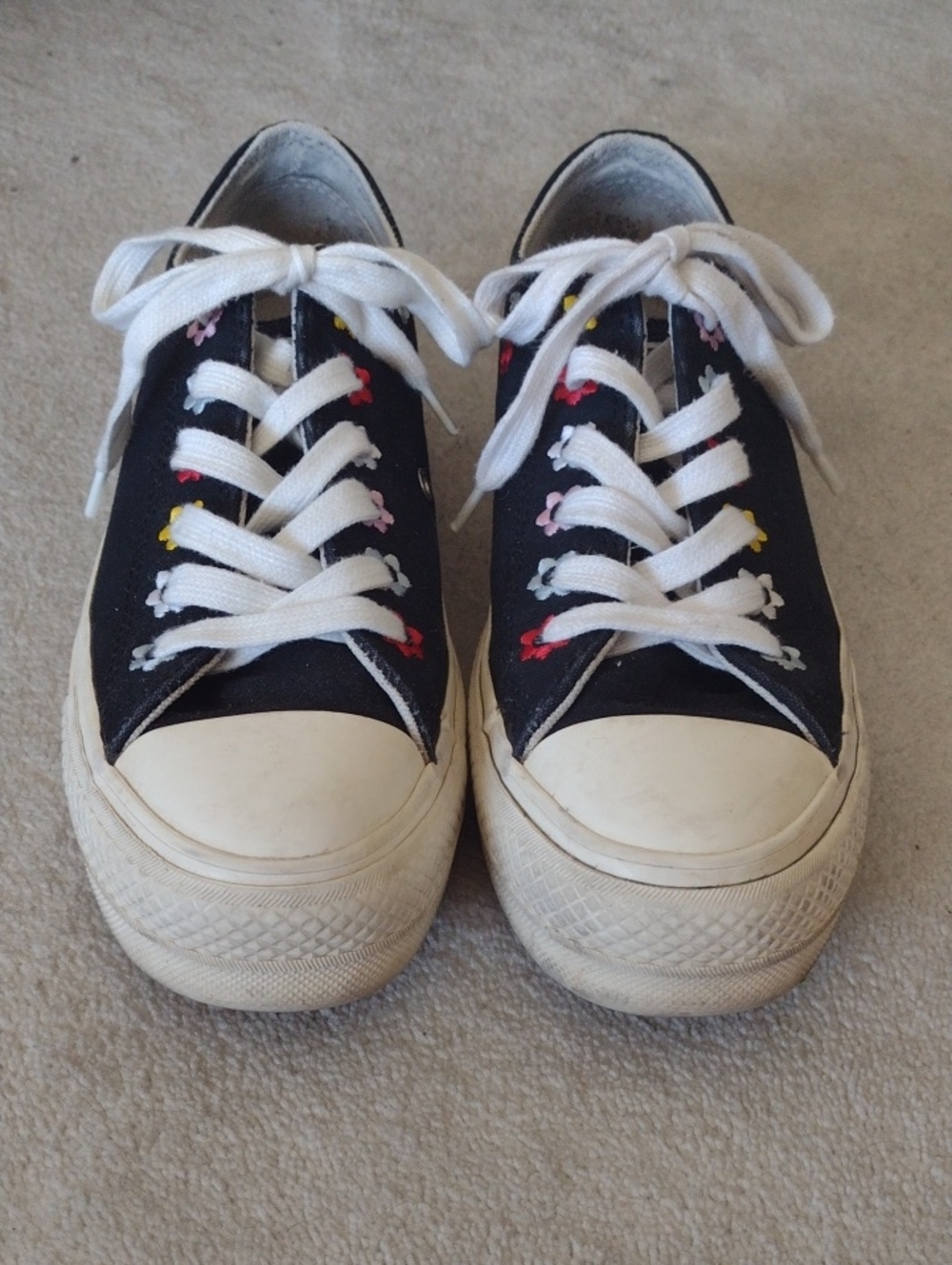 Women's Black Canvas Sneakers with Multicolor Embroidered flowers 7.5